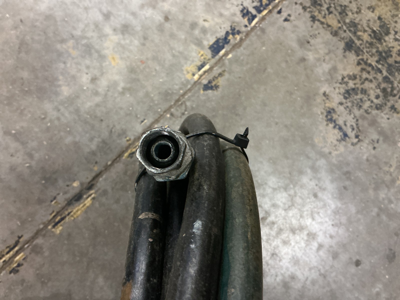 Titan Pro Finish HVLP Gun w Hoses