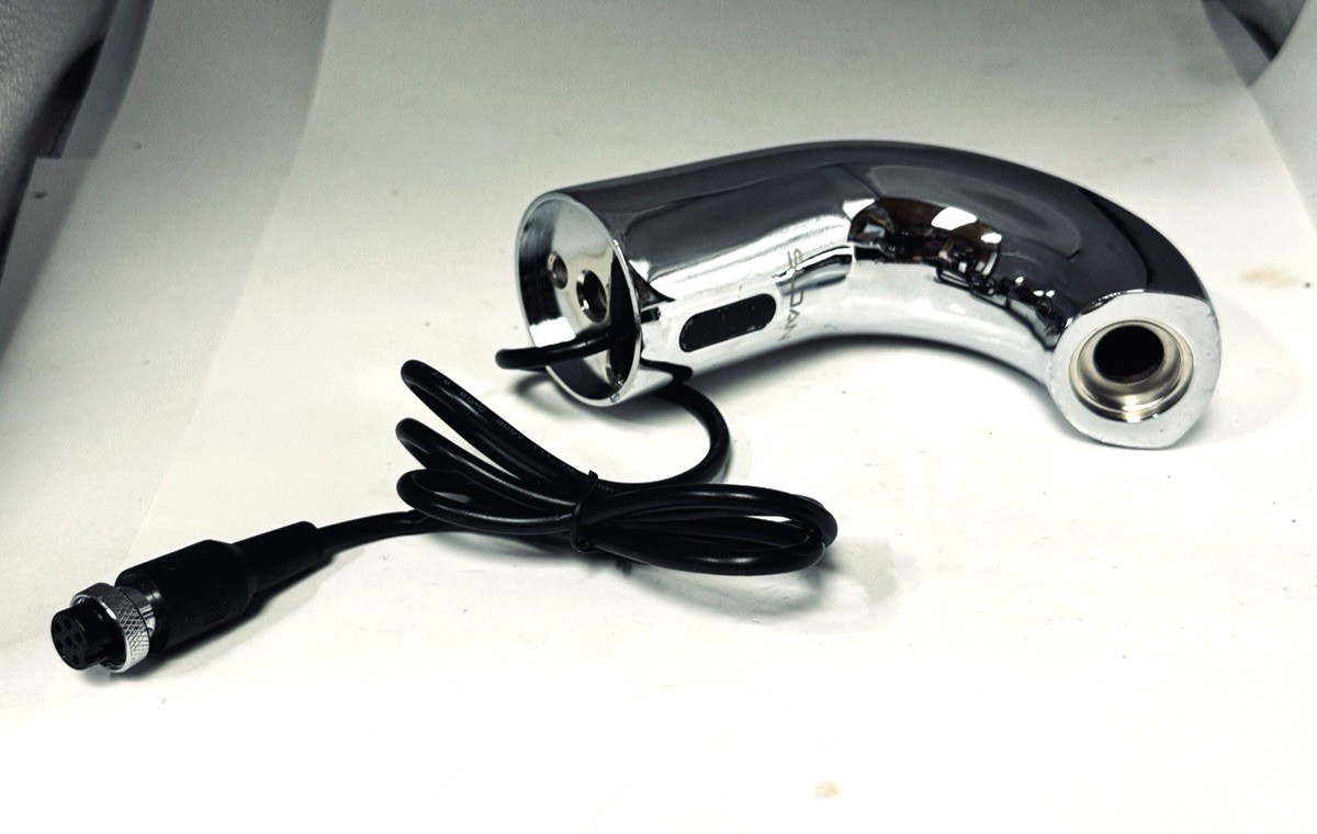 Sloan® Battery-Powered Deck-Mounted Low Body Faucet SF Series