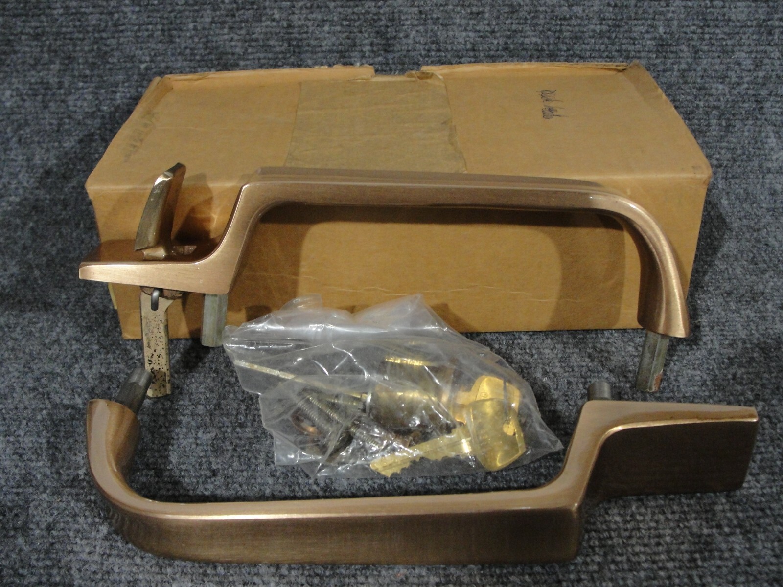 Inside & Outside Bronze Finish 14768 Door handle W/Cylinder & Keys 7-1/4″ Mount