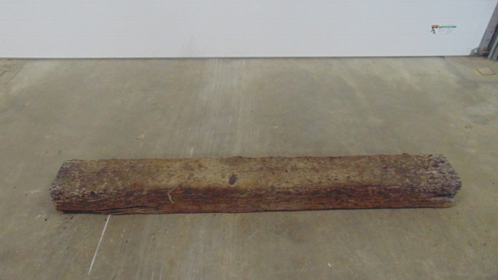 Wood Railroad Tie – 6′ x 9″ x 7″