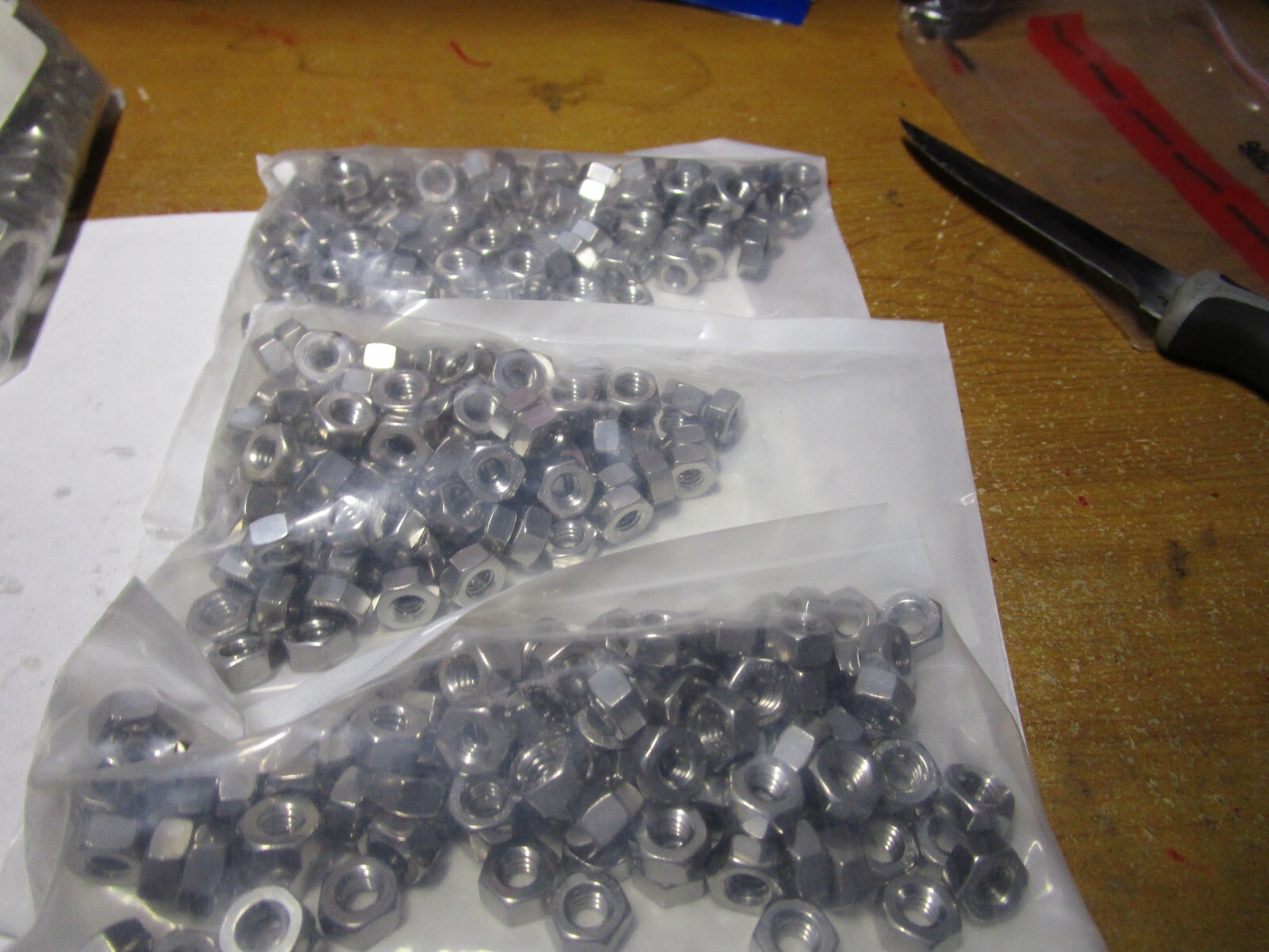 1/4″-20 18-8 STAINLESS STEEL FINISHED HEX NUT QTY 300