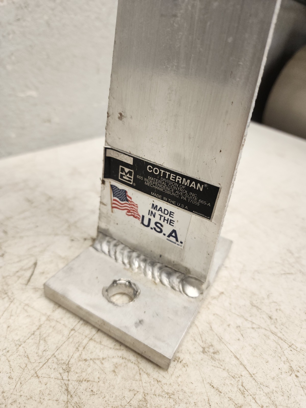 (2) Cotterman Aluminum Bolt-On Railings 42″ H x 24″ L