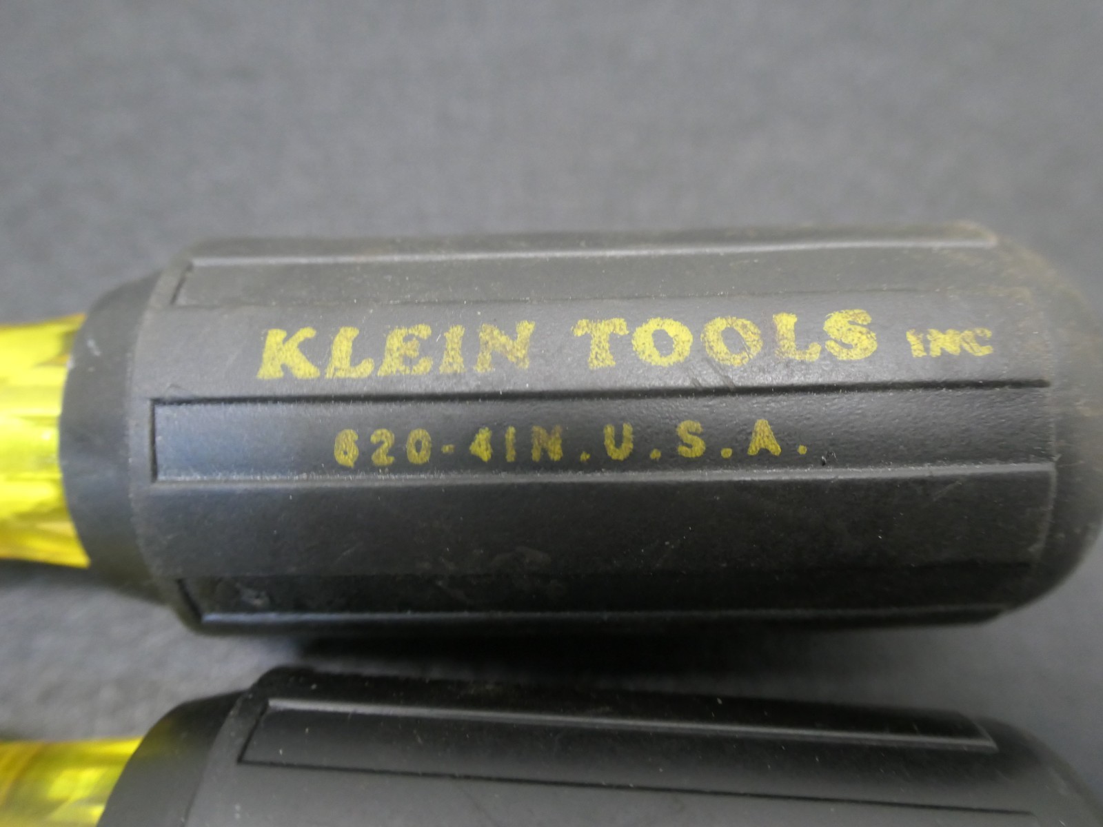 KLEIN TOOLS Lot of 3 FLAT/SLOTTED SCREWDRIVERS
