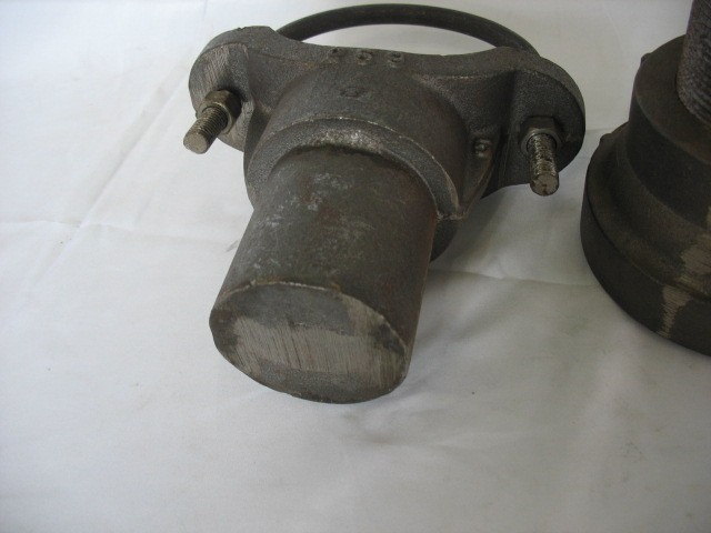 Anvil 0500176110 Pipe Saddle, Adj W/Yoke, 1-1/2″-5″ pipe, 3800lb cap. 5LWU0