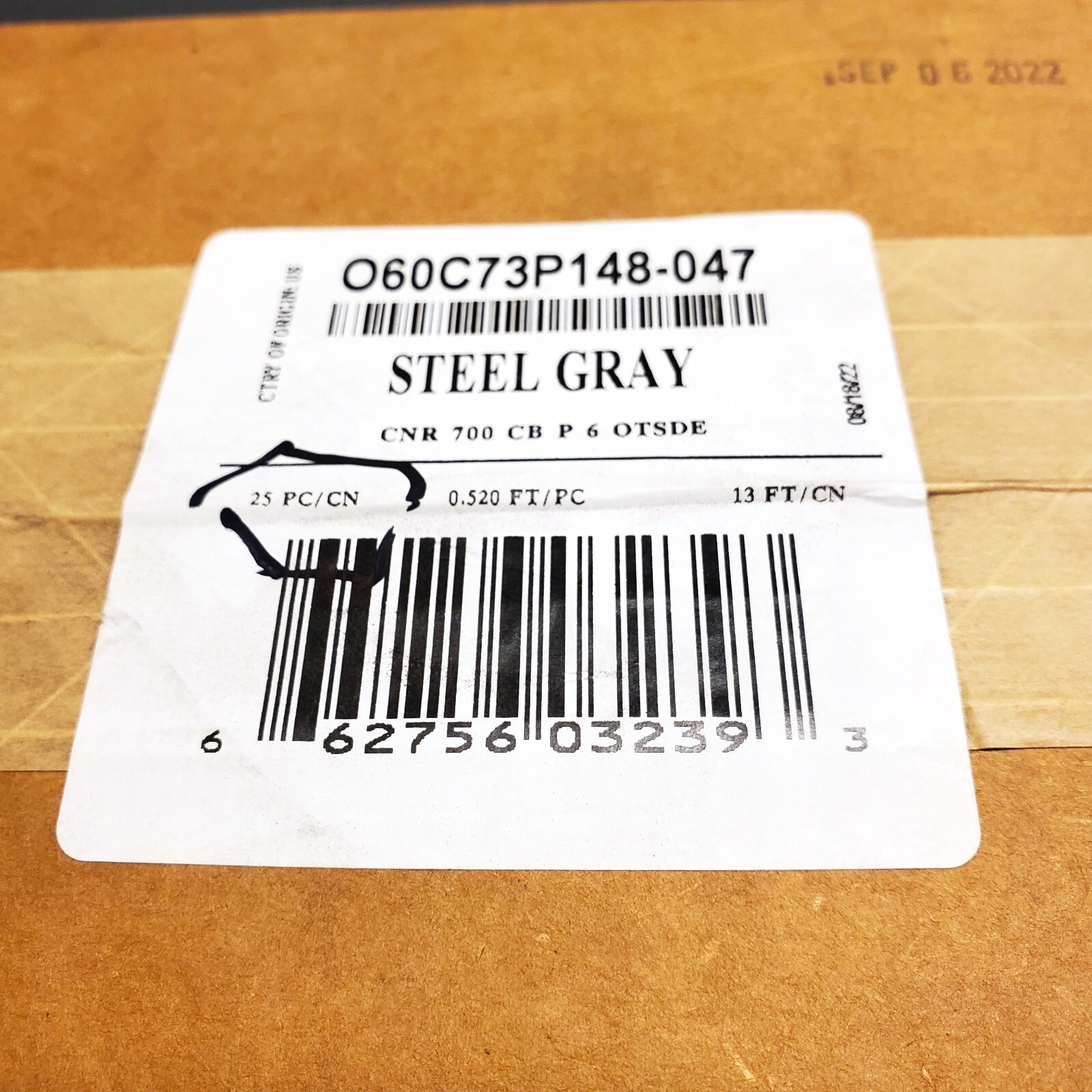 [BOX OF 25] Roppe 700Series 6″x1/8″ Steel Gray Rubber-Vinyl OUTSIDE Corner w/Toe