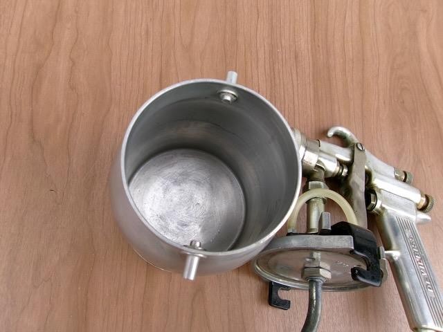 DEVILBISS TYPE MBC PAINT SPRAY GUN WITH BINKS CANISTER # 30 TIP FREE SHIPPING