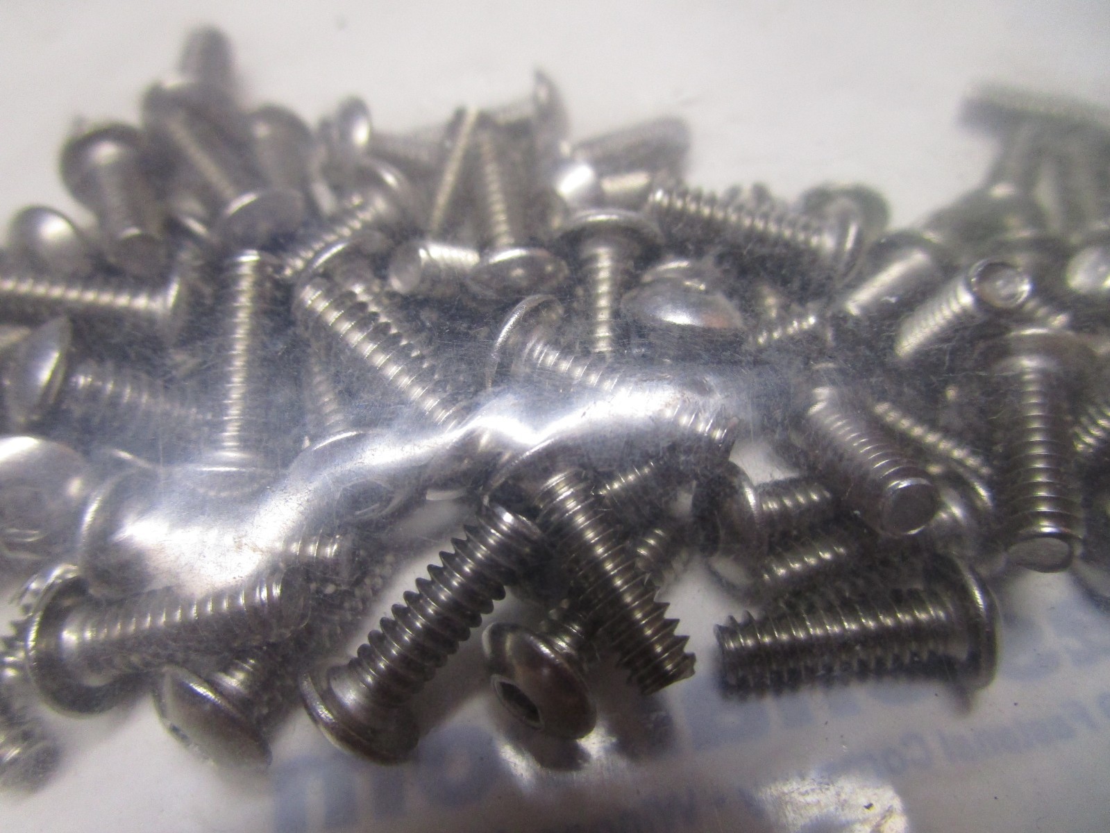 #6-32 x 7/16″ L 5/64″ Hex 18-8 Stainless Button Head Socket Cap Screw QTY 100