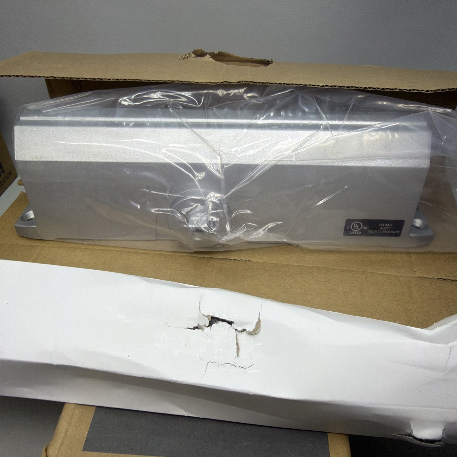 FALCON SC61A RW/PA Arm Door Closer Automatic Silver Aluminum