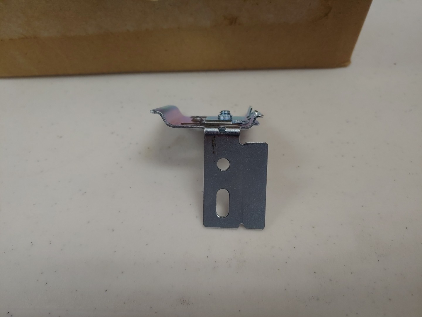(40) USG Standard Trim Clips 67834, for Compasso Elite Drop Ceiling Bracket RT