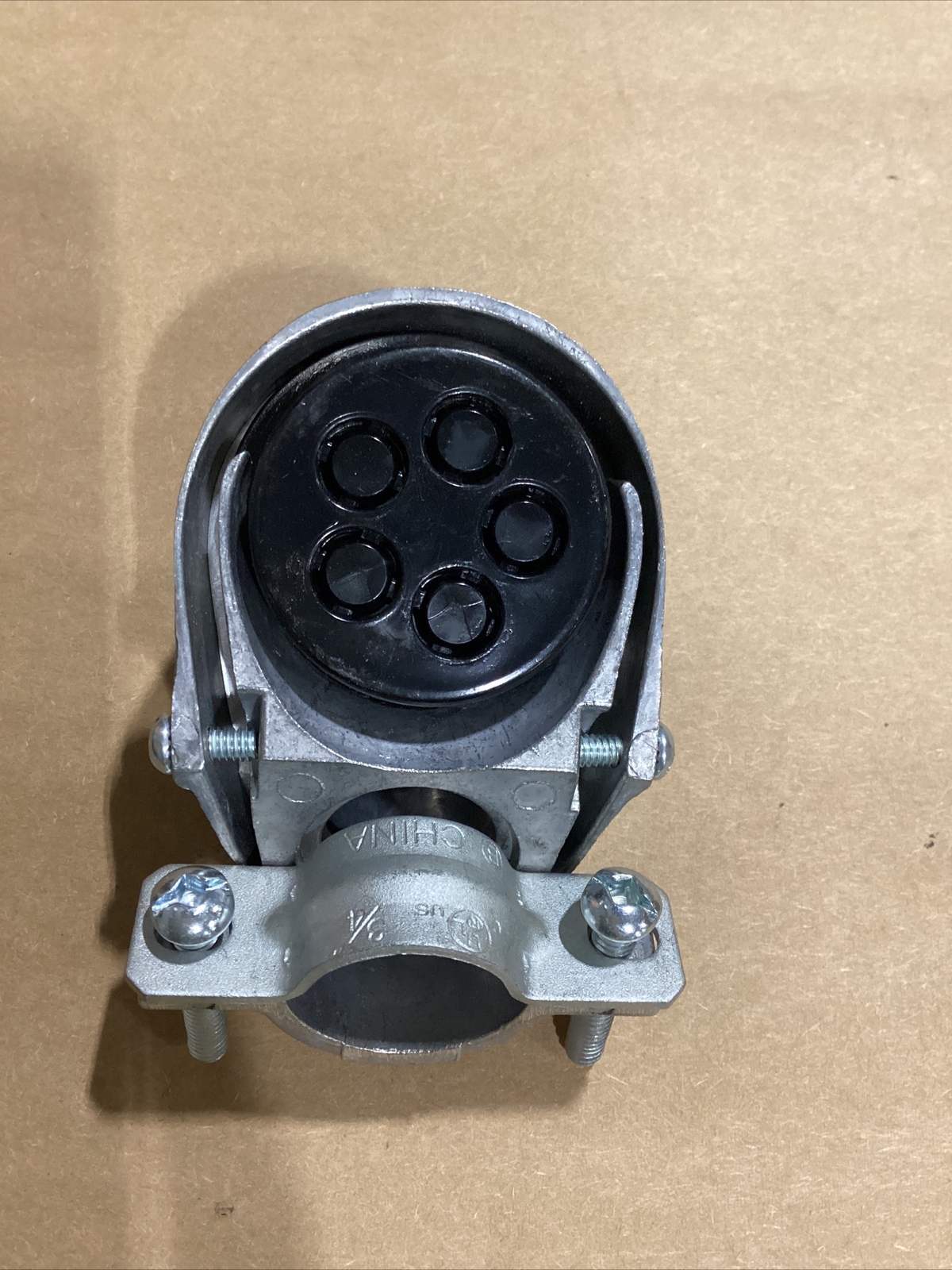 Bridgeport 1252, 3/4″, 5-Hole, Aluminum, Service Entrance Cap, #630I119-CI