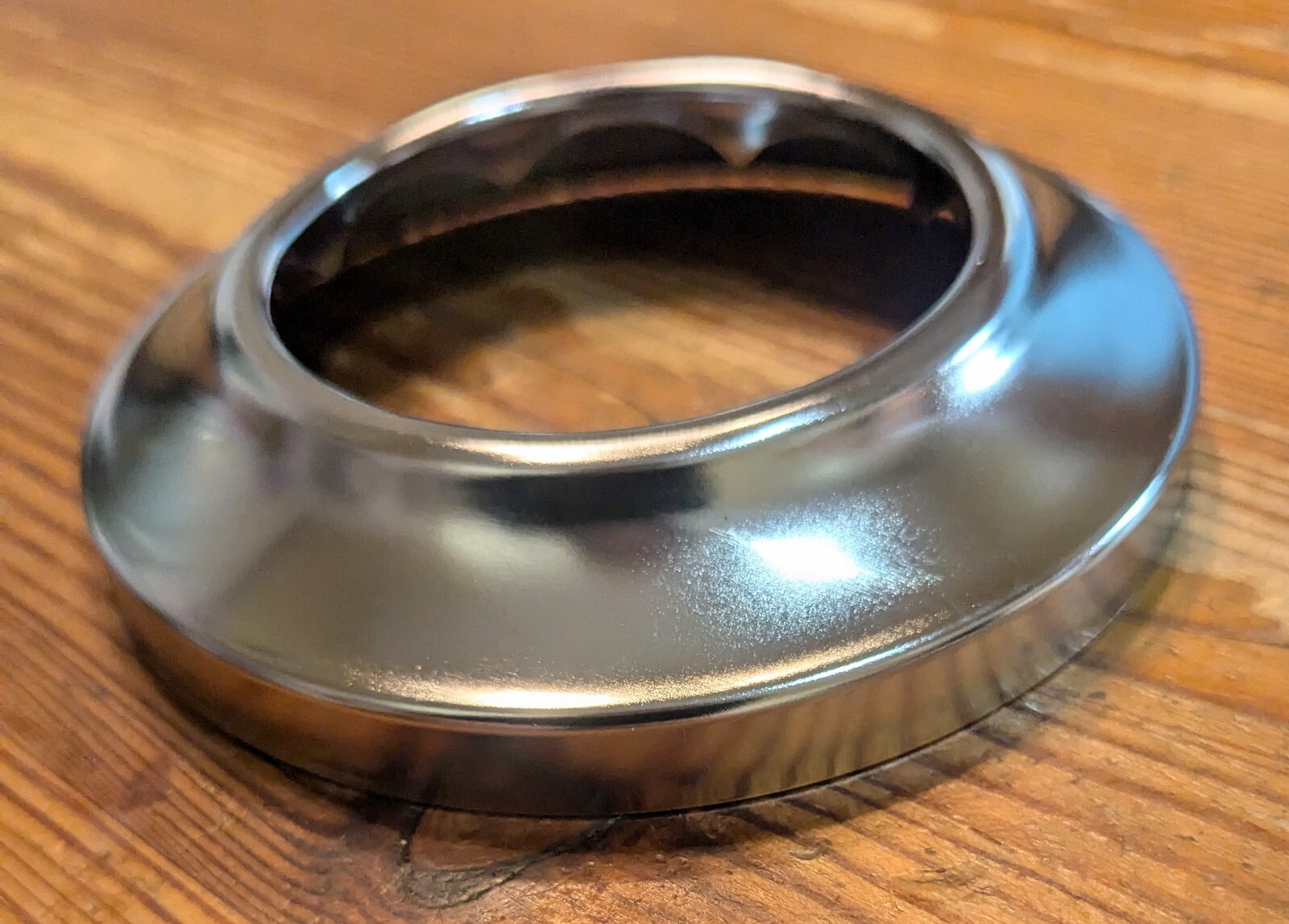 1 1/2″ Iron Pipe Escutcheon Flange Chrome Plated Metal Decorative Flange