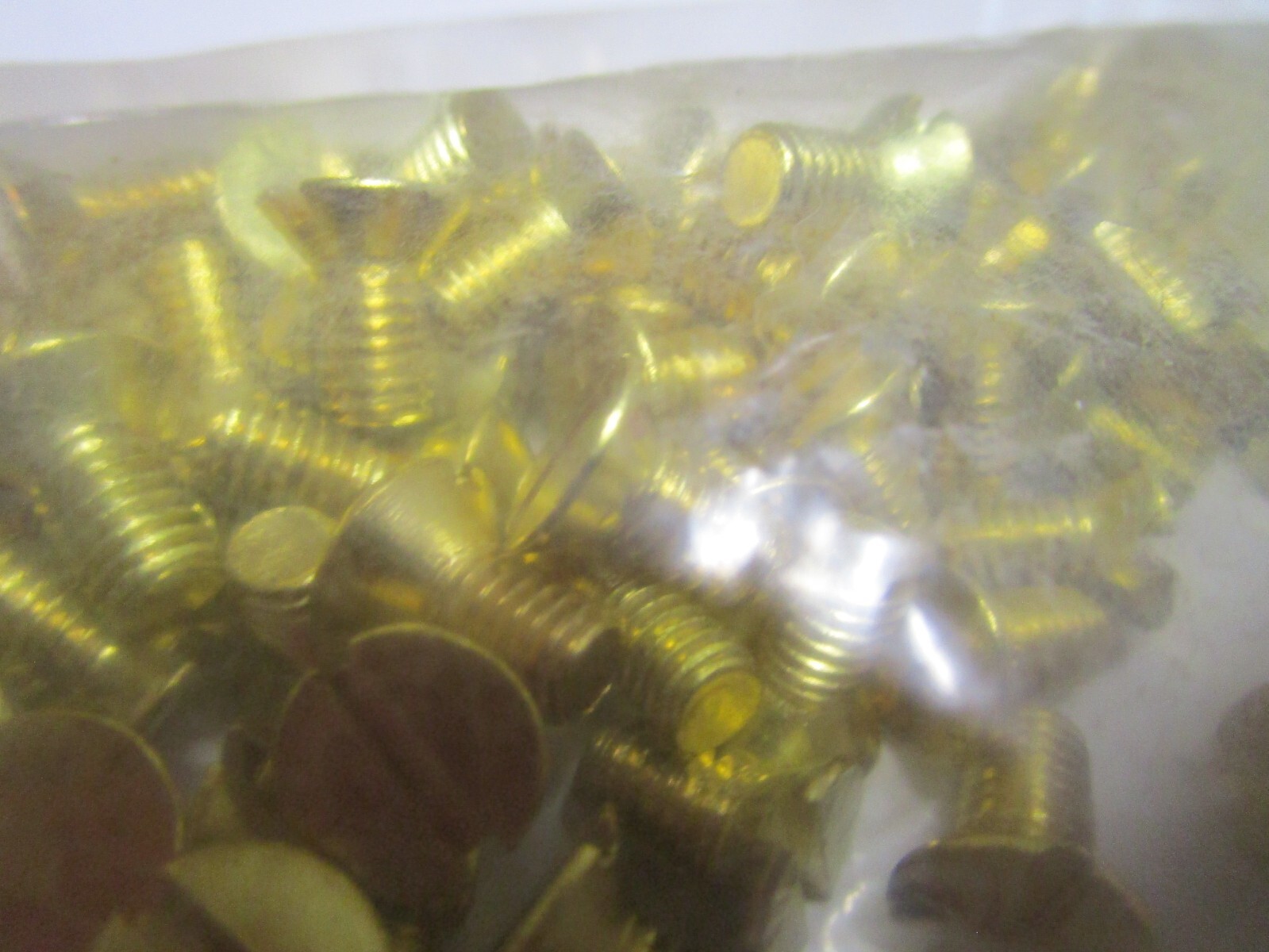 #10-32 x 3/8″ Slotted Drive Flat Head Brass Machine Screw QTY 100