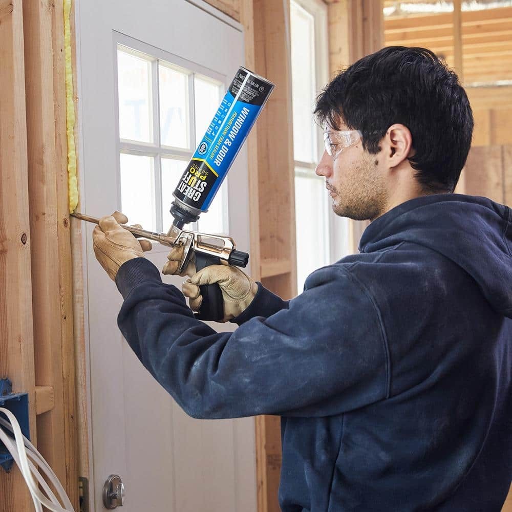 GREAT STUFF PRO 20 oz. Window and Door Insulating Spray Foam Sealant
