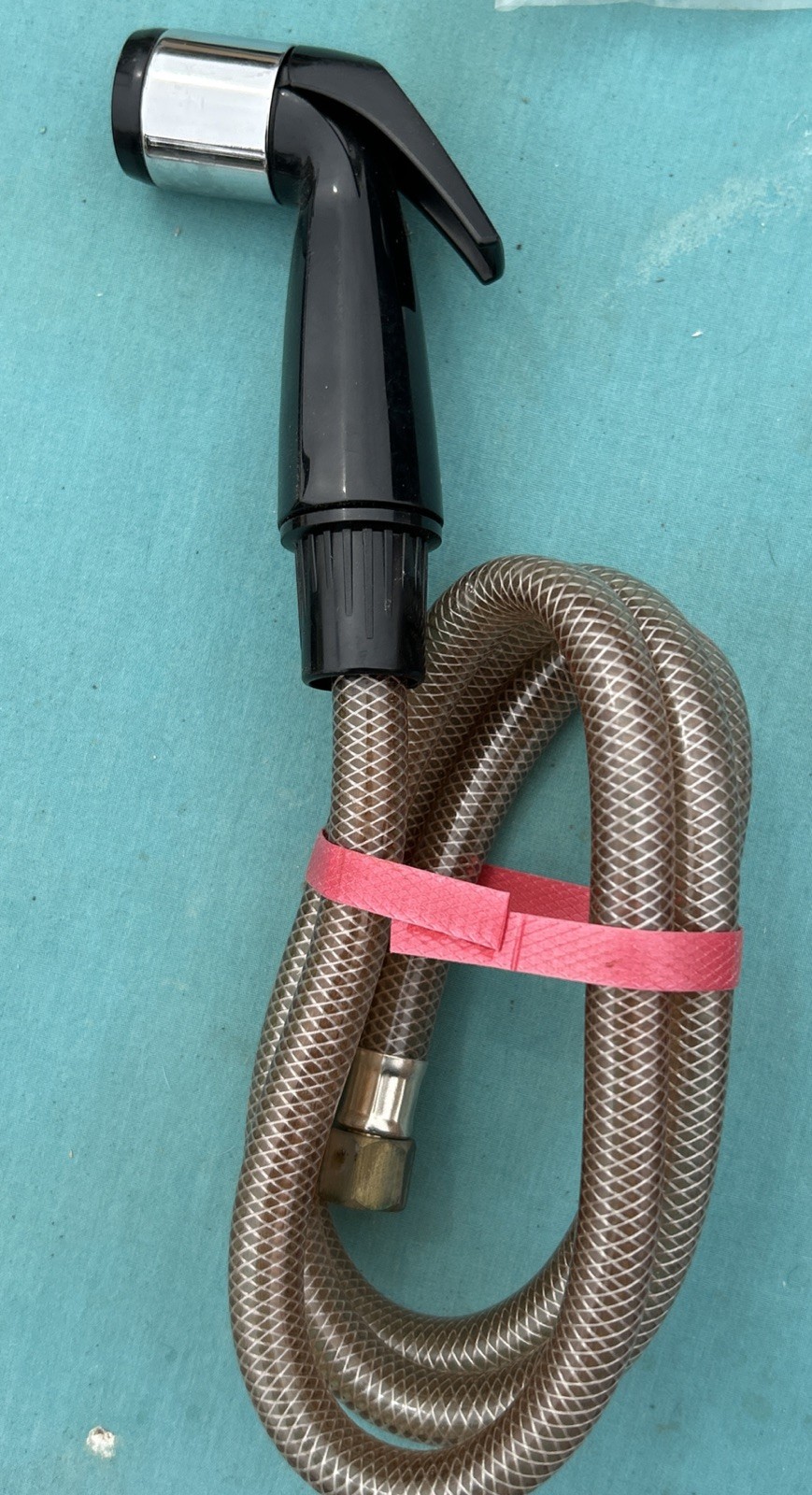 Kissler Spray Rinse Quik w/ Chrome Sleeve Spray Head and Hose (Black) Hardware