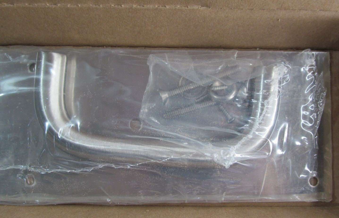 NEW ASSA ABLOY 085746 STAINLESS STEEL PUSH/ PULL DOOR HANDLE/ PLATE 105 x 70C