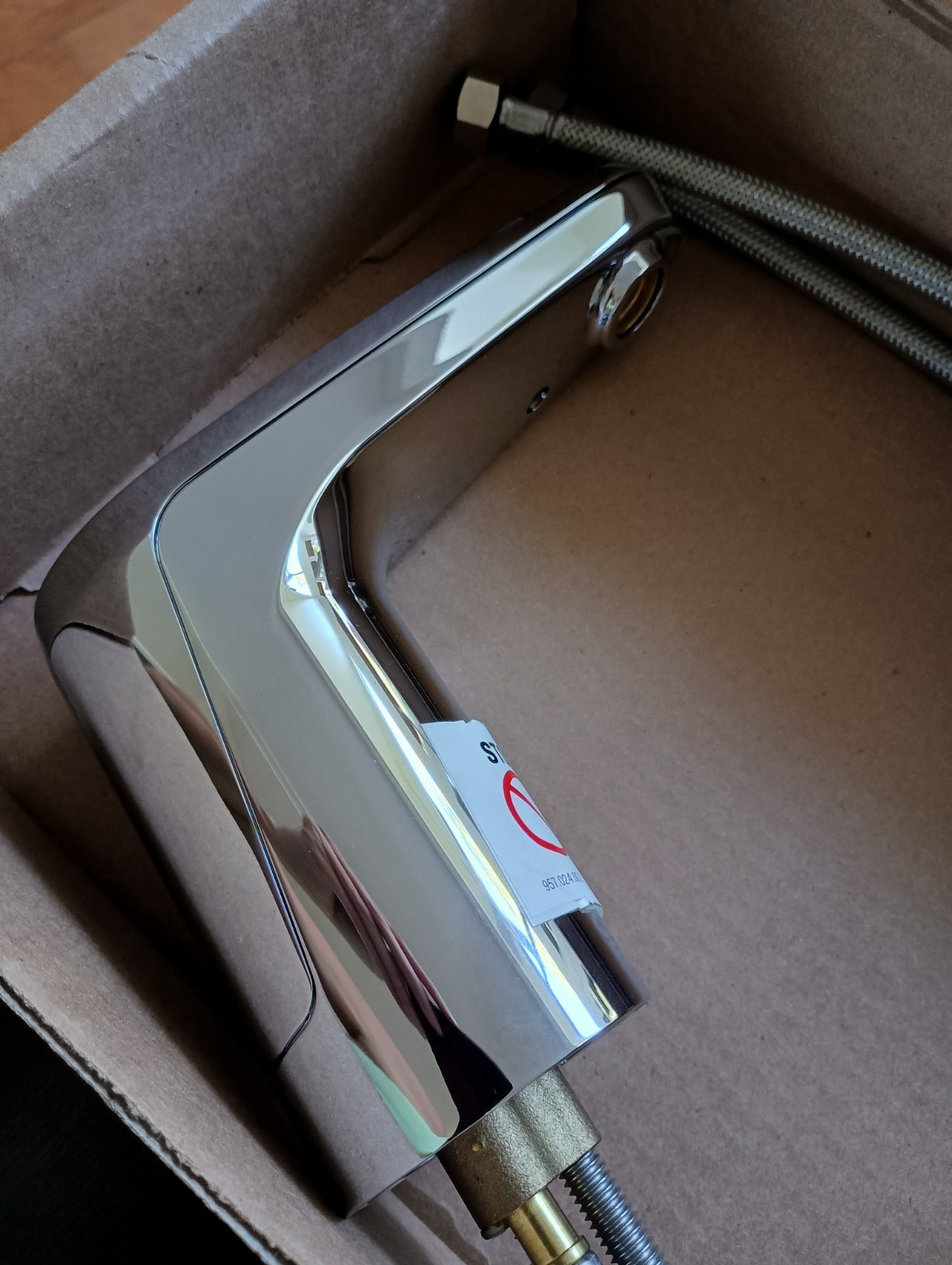 Chicago Faucets E80-A11A-17ABCP BATTERY OPP Touchless Commercial Restroom Faucet