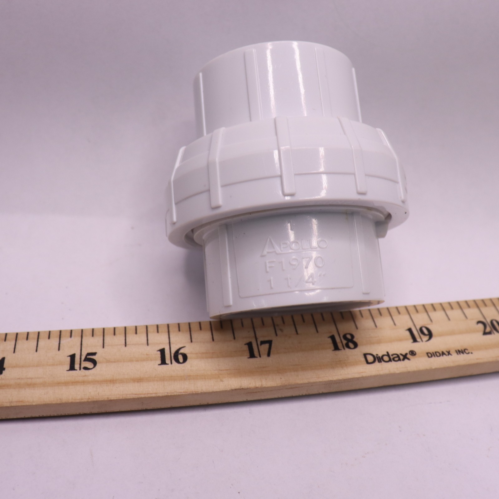 Apollo Threaded Union Schedule 40 White PVC F1970 1-1/4″