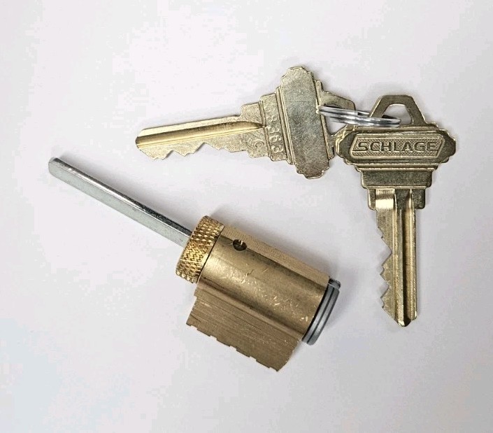 Schlage B560 Deadbolt Cylinder 6 Pin Keyed 5, SC1 Keyway, 2 Keys, New