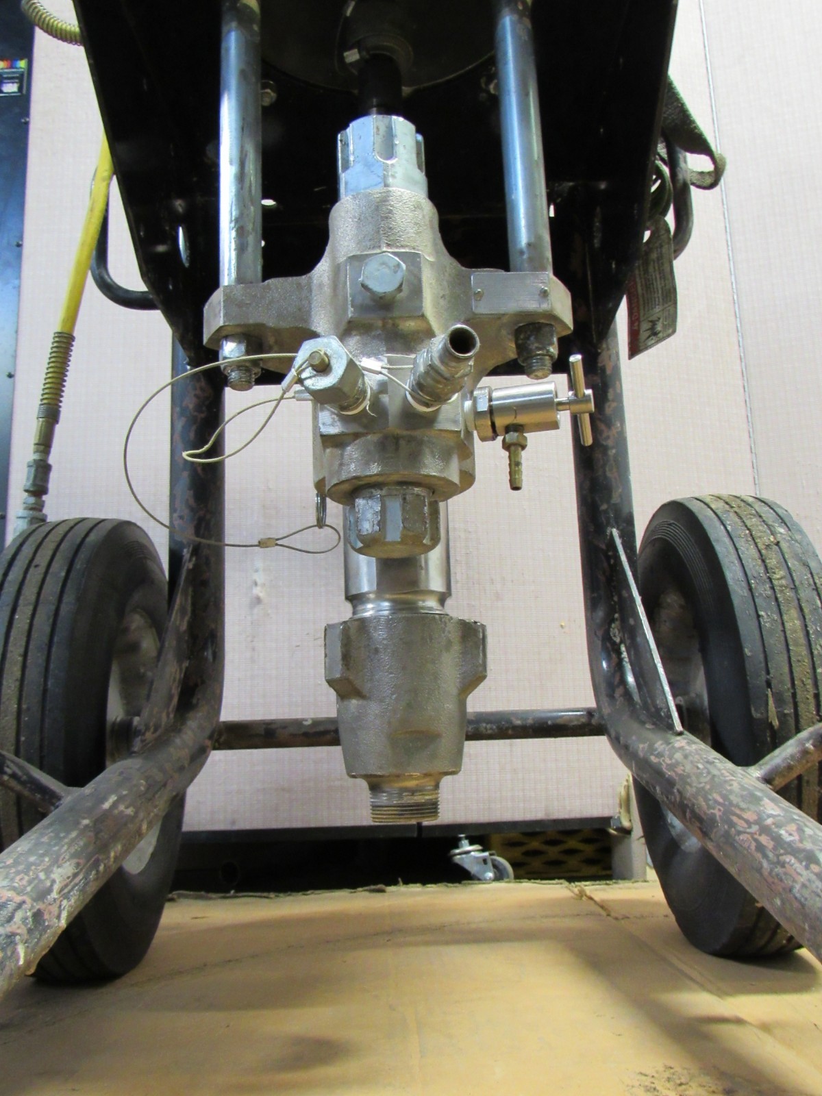 Graco Bulldog Xtreme 33:1 Paint Sprayer Pump 244-461 Ser D03A 344457 100Psi