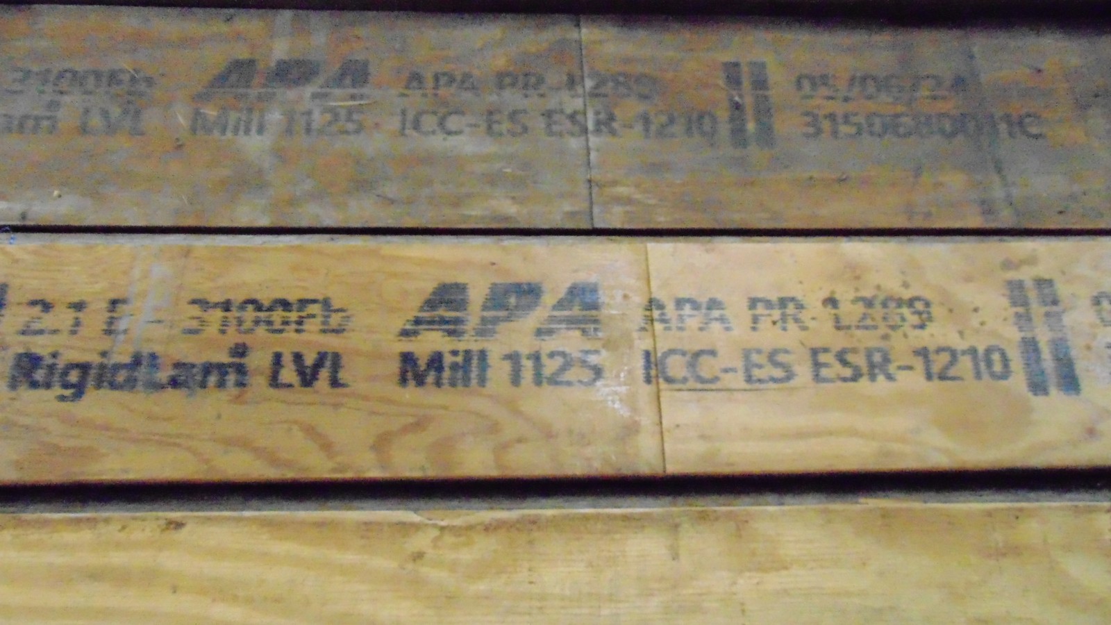 LVL Beam – 28′ x 9-1/2″ x 1-3/4″