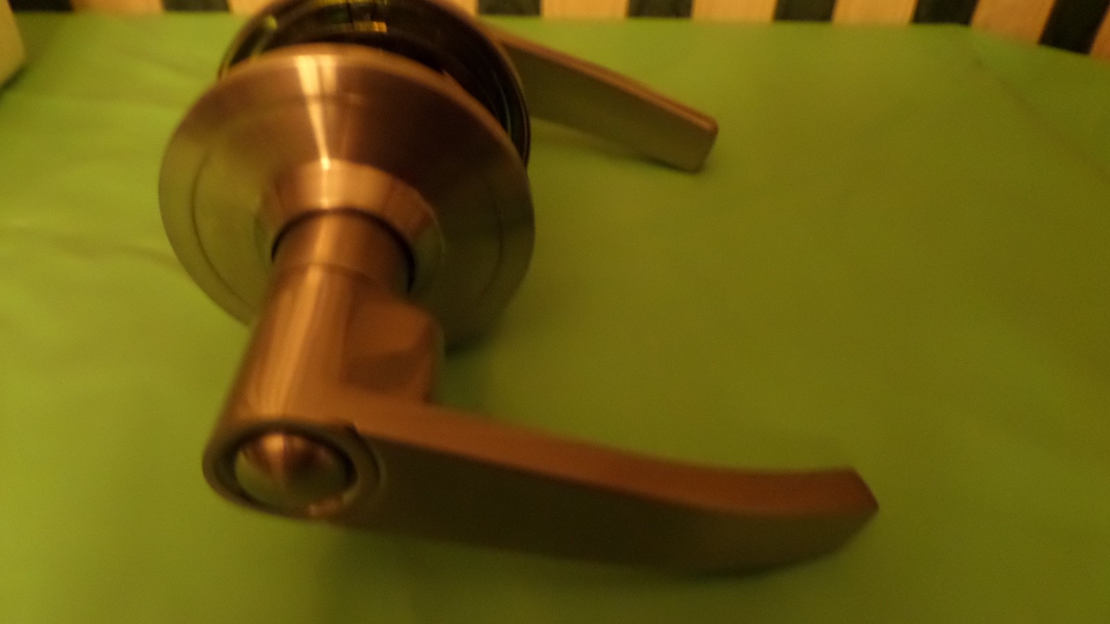 ARCHITECTURAL LIGHT COMMERCIAL GRADE 3 DOOR STRAIGHT LEVER DESIGN (NEW)