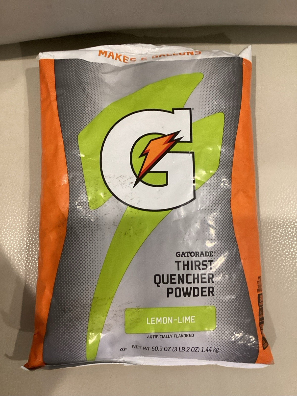 Gatorade – 50.9 OZ Thirst Quencher Instant Powder: Lemon-Lime 3lb 2 Oz.