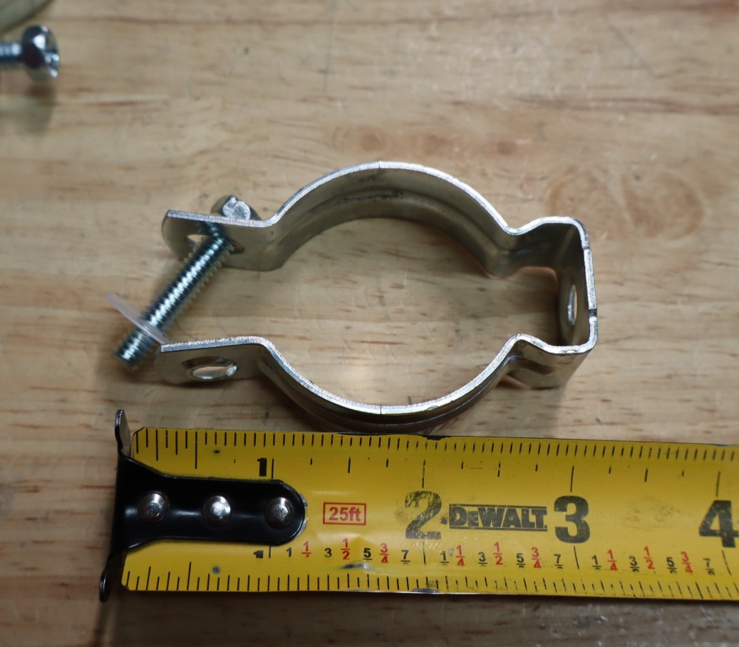 Lot of 20 Nvent Caddy One Piece Pipe Clip Loop Steel CD3 (1 1/4 R-1 1/2 E)