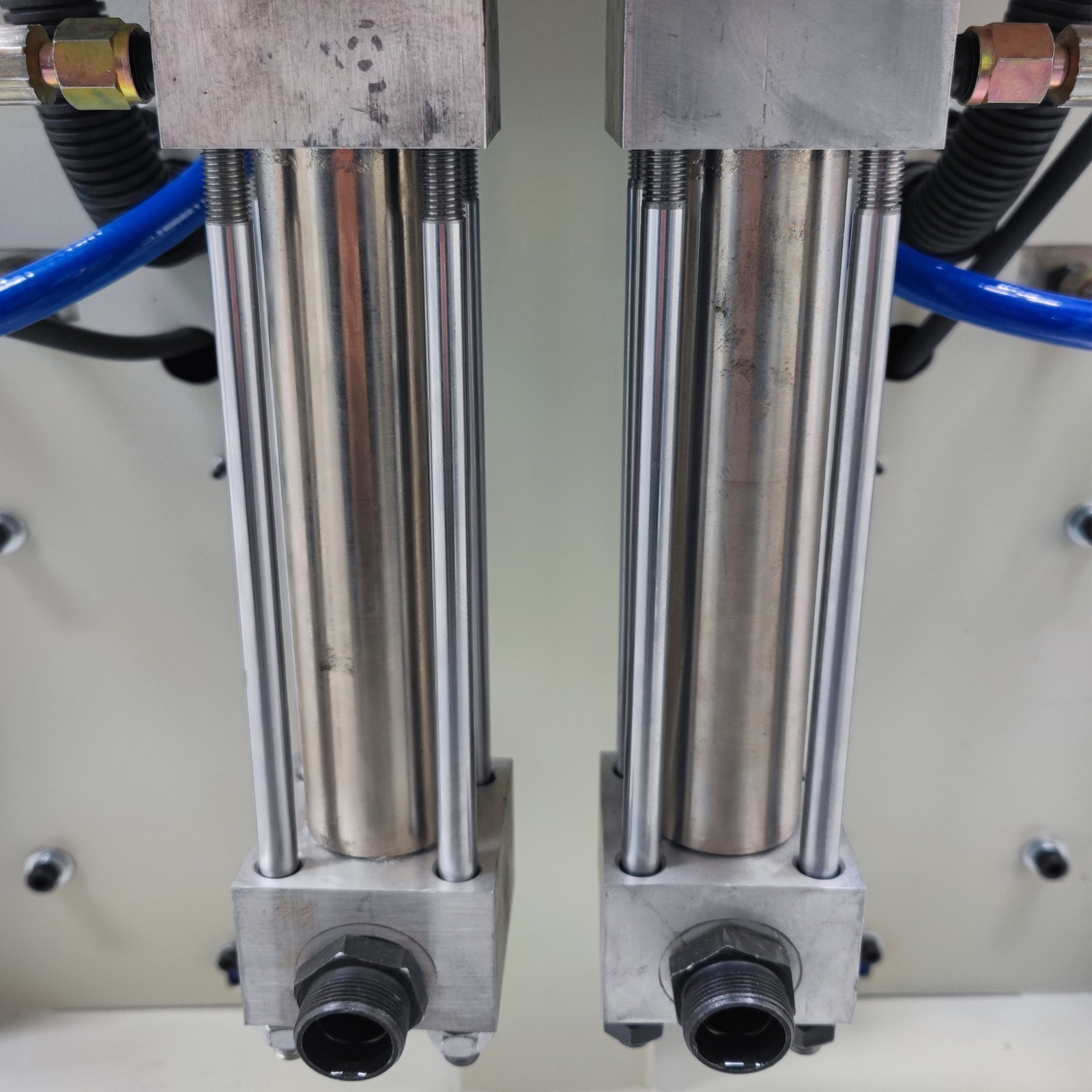 Polyurethane Foam Spray Insulation Machine Coating Sprayer 110V 1:1 2-12 kg/min
