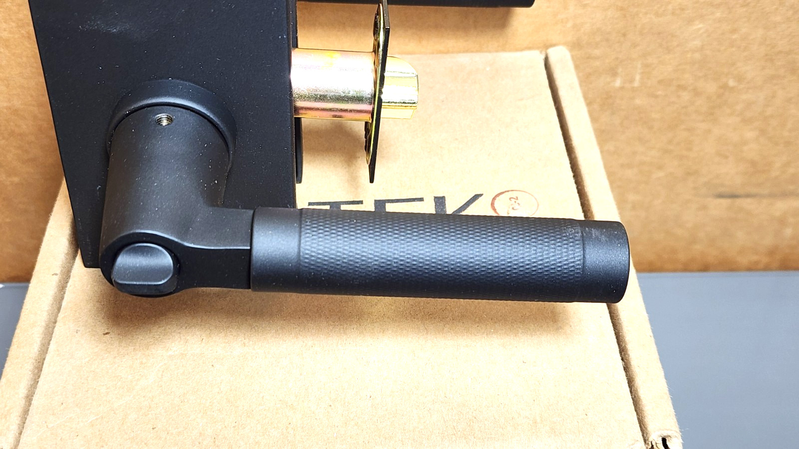 Emtek 5123US19.KLSUS19.KNUS19. Knurled Modern Rectangular Black Door Handle