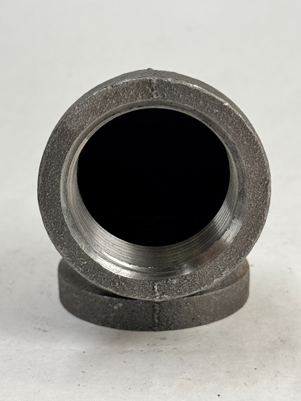 WARD 1-1/2″ 150 lb Threaded 90-Degree Elbow Black Iron BMI Pipe Fitting