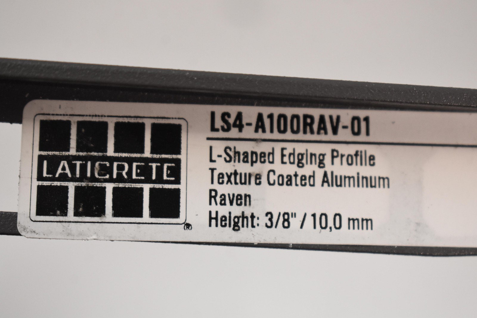 25 LATICRETE LS4-A100RAV-01 L-Shaped Edging Profile Aluminum Raven 3/8 In Gray