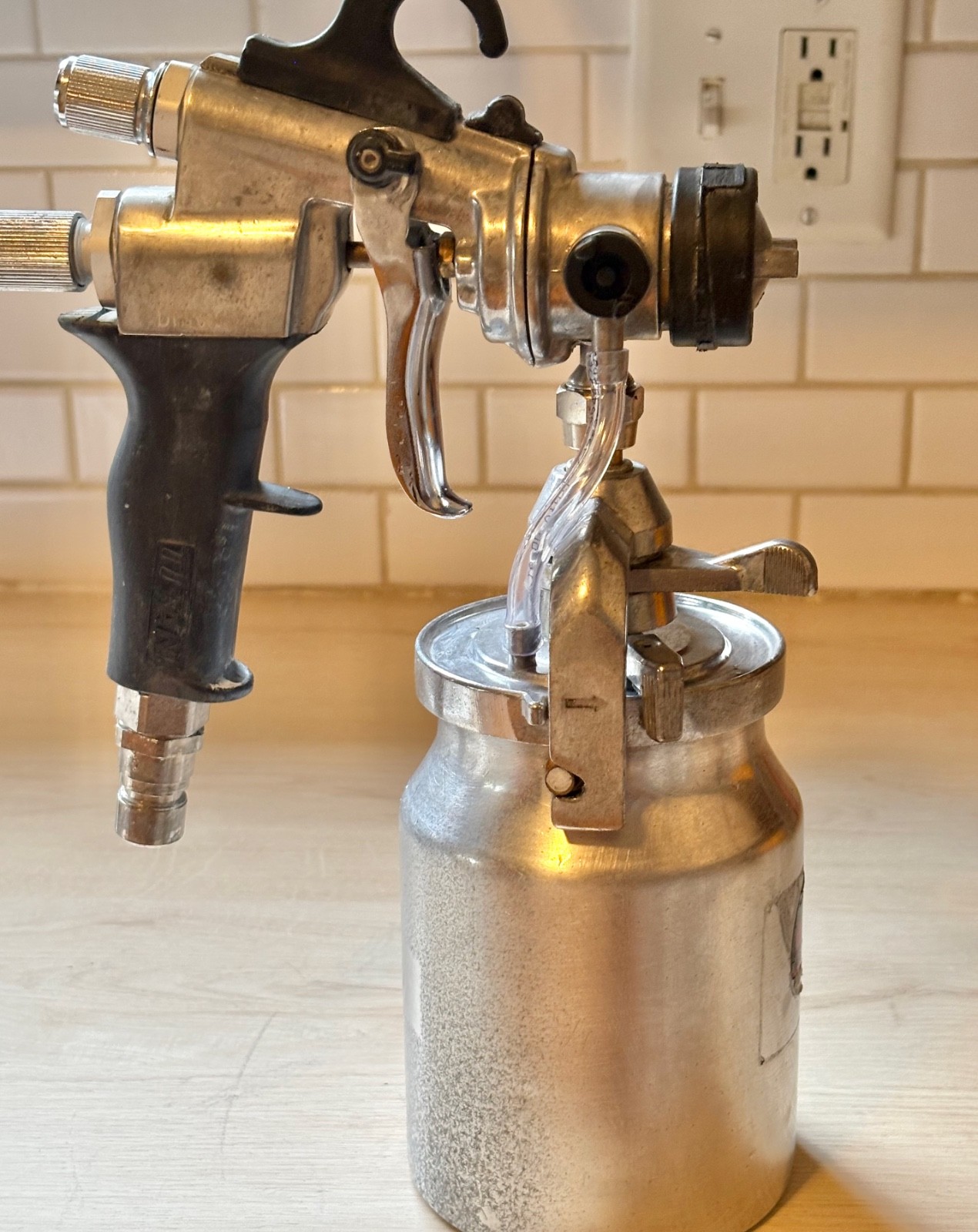 USED Titan Capspray Maxum Elite HVLP Spray Gun With #3 Needle Set
