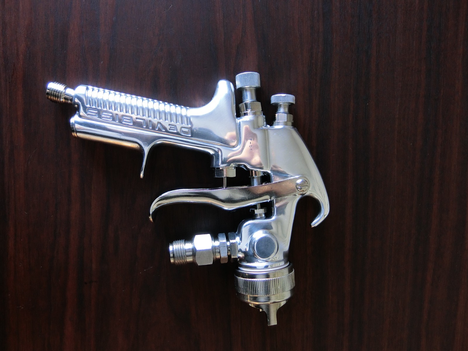 DeVILBISS VTX PRESSURE PAINT SPRAY GUN – 2000 AIR CAP – HVLP – NEW