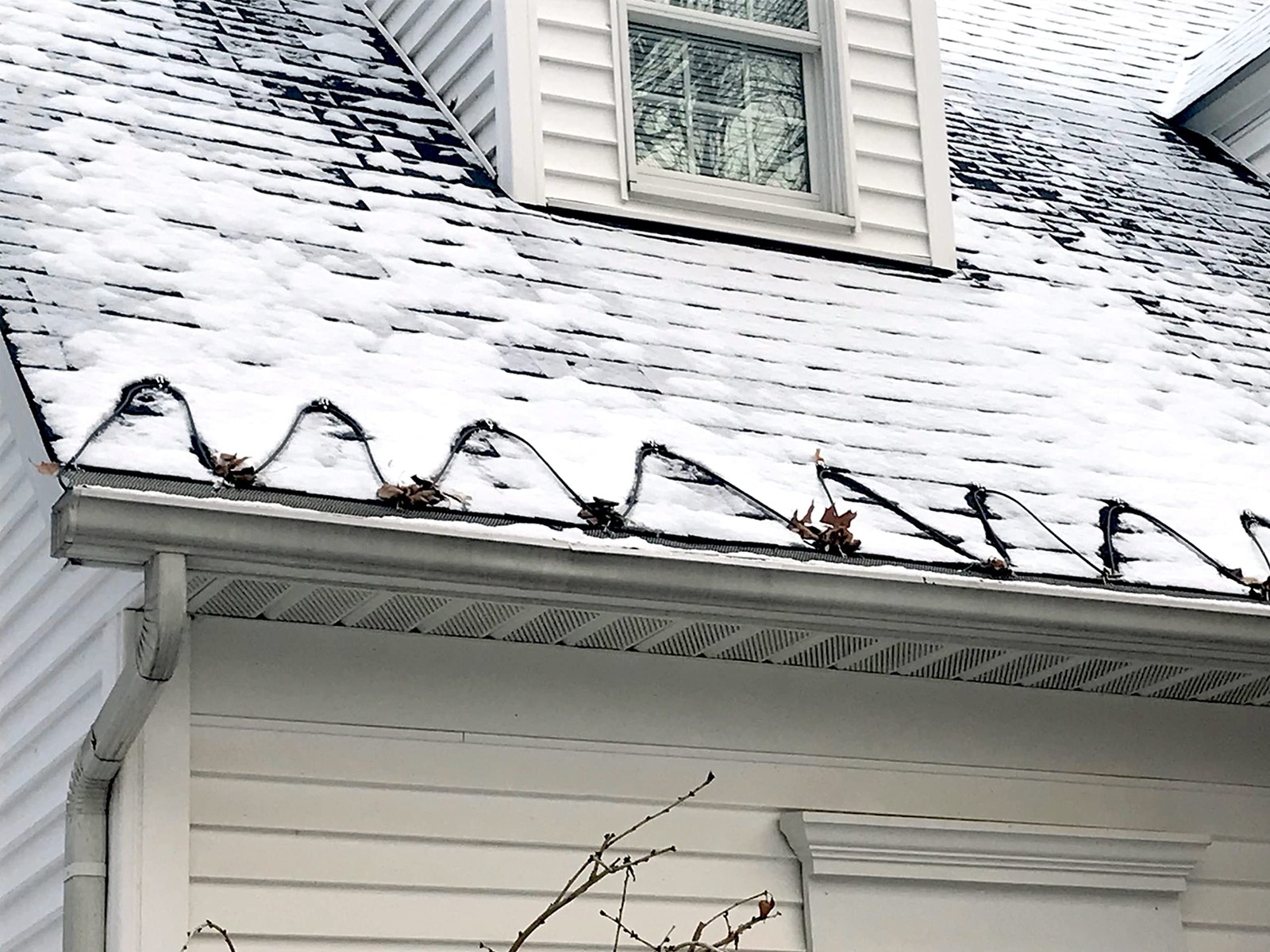 Frost King RC200 Electric Roof Cable Kit, 120V 1000W 200Ft – Prevents Ice Dams