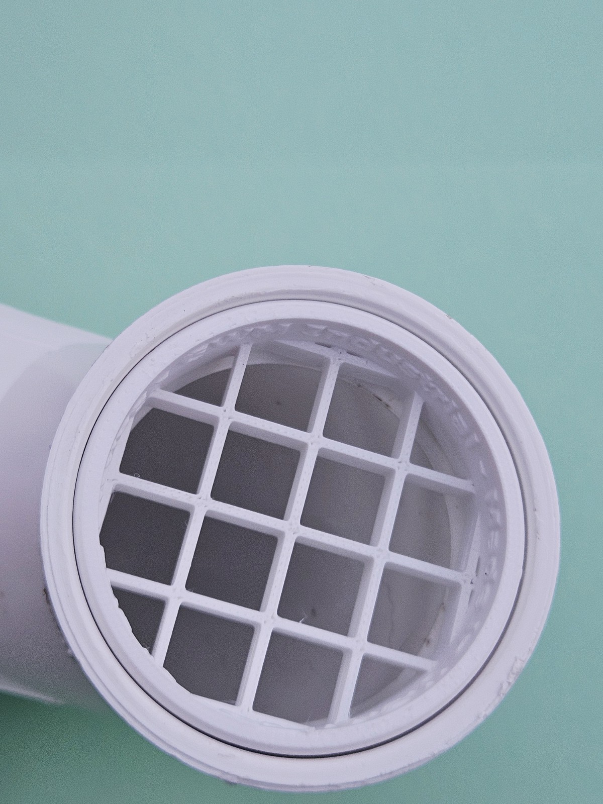 2-1/2″ PVC Pipe Vent Screen, 2.875″ OD, 1/2″ Mesh All Plastic for 2-1/2″ Fitting