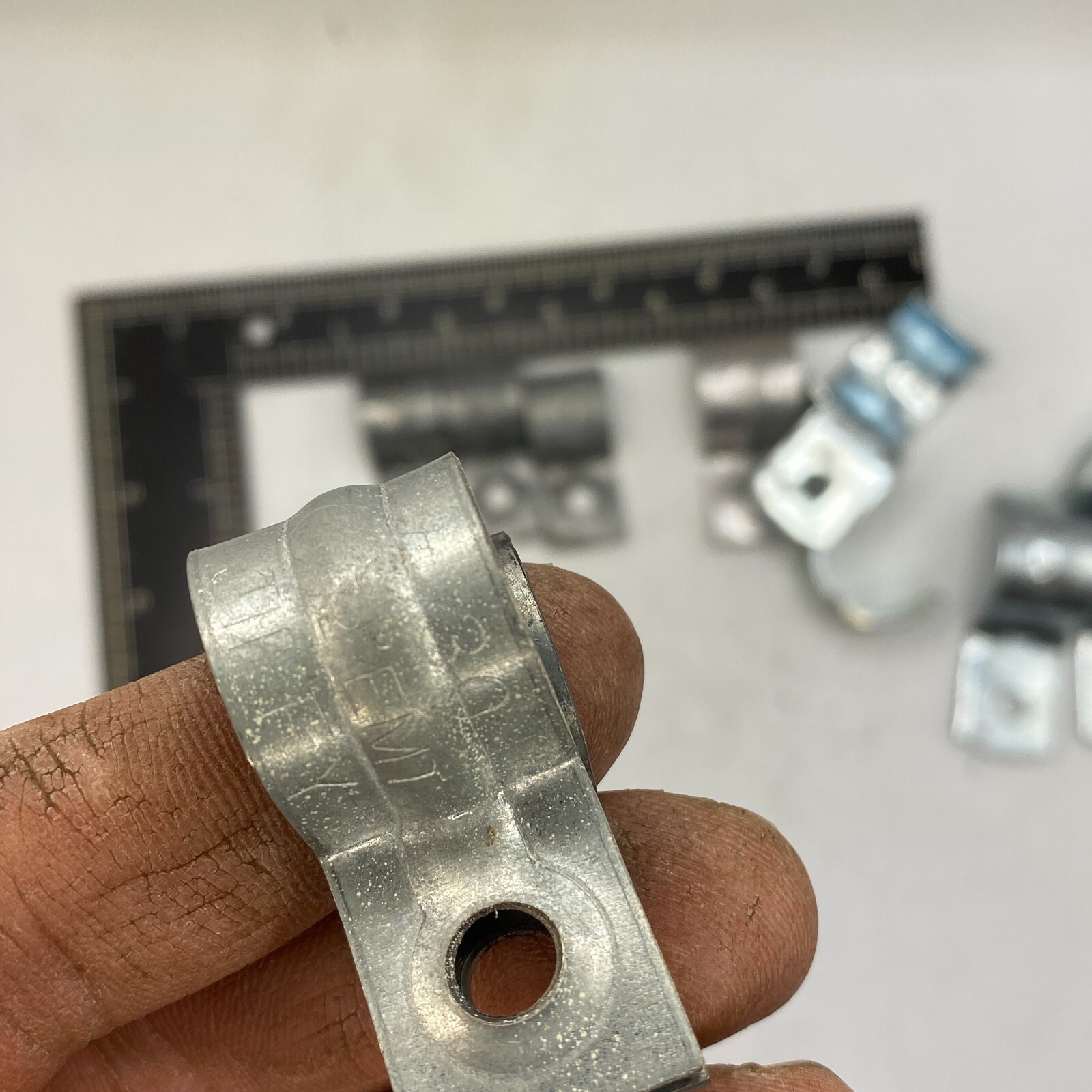 MIXED One Hole Strap, Jiffy MED-50, Jiffy #130, Minerallac, 3/4 TW LOT OF 16🔔