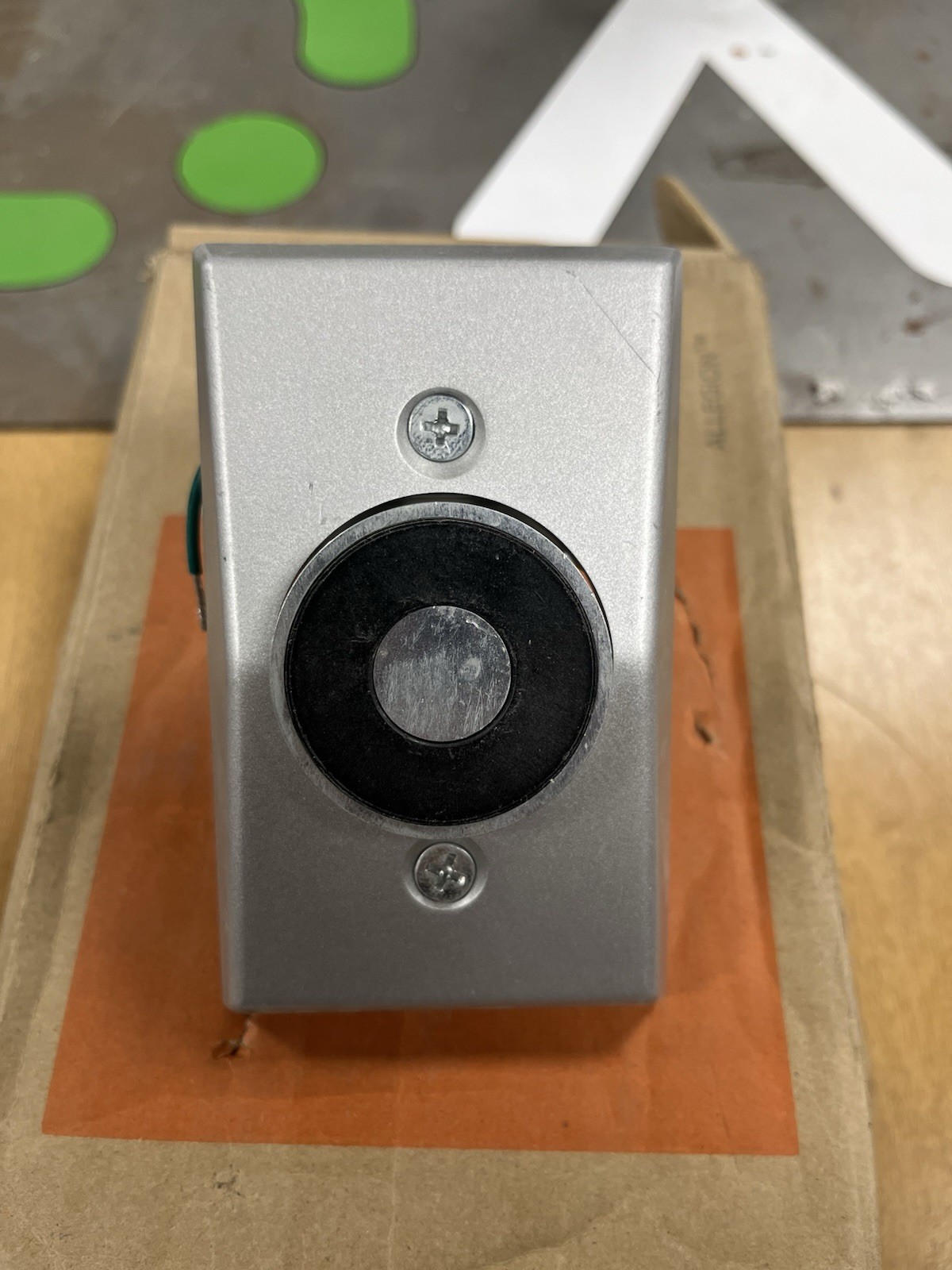 LCN 7850SEM Sentronics Electro Magnet Door Holder