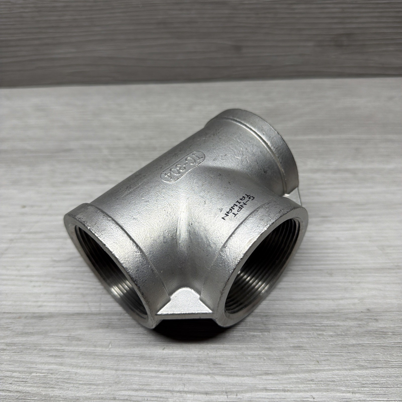 C4T020 (TEB) 2” NPT Threaded Tee Fitting, 304 Stainless Steel, 150#, New
