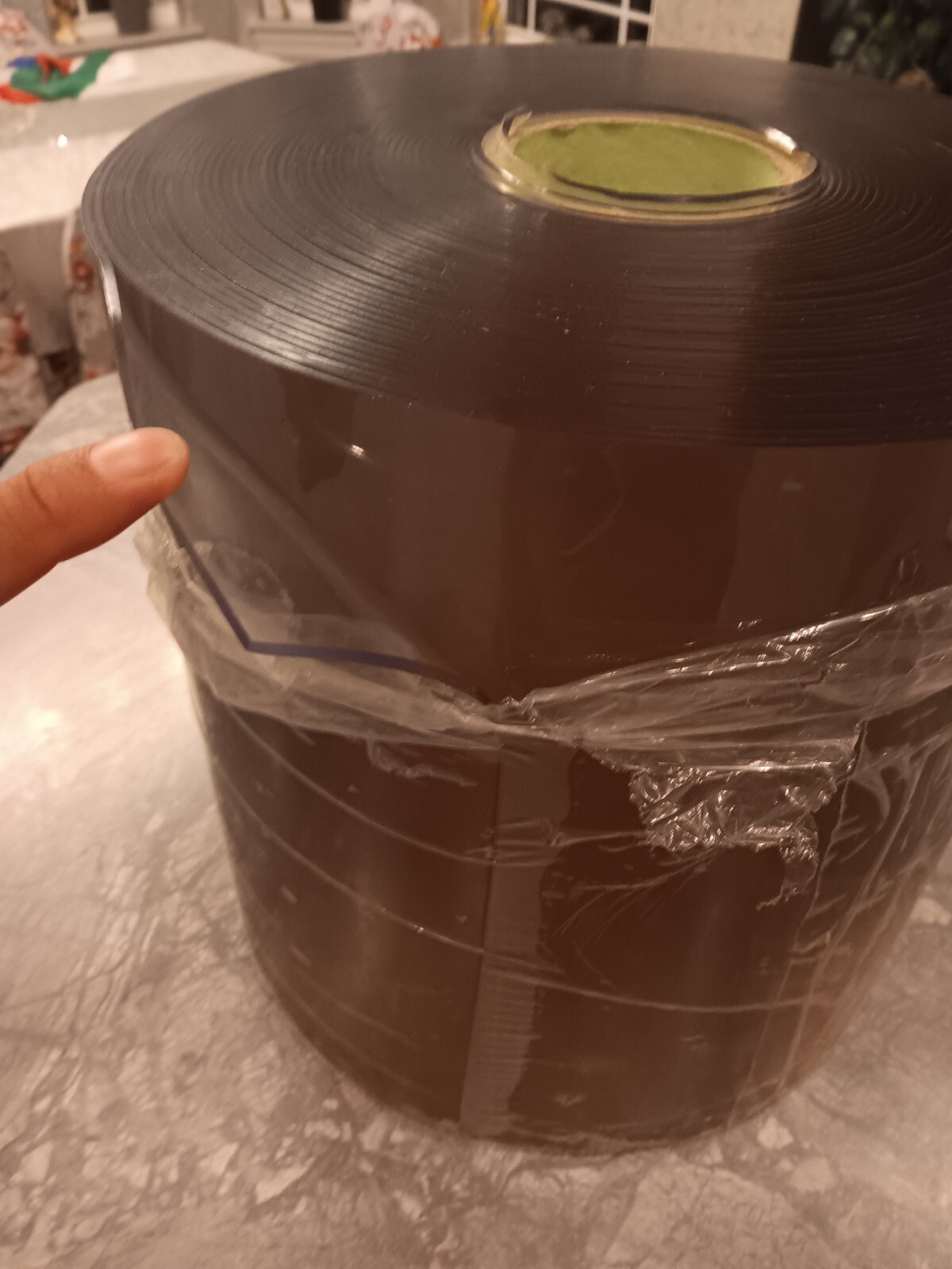 Clear Vinyl Sheeting Super Thick 90 mil (3/32″) 12″ Roll Of Approx 50 Ft- HEAVY