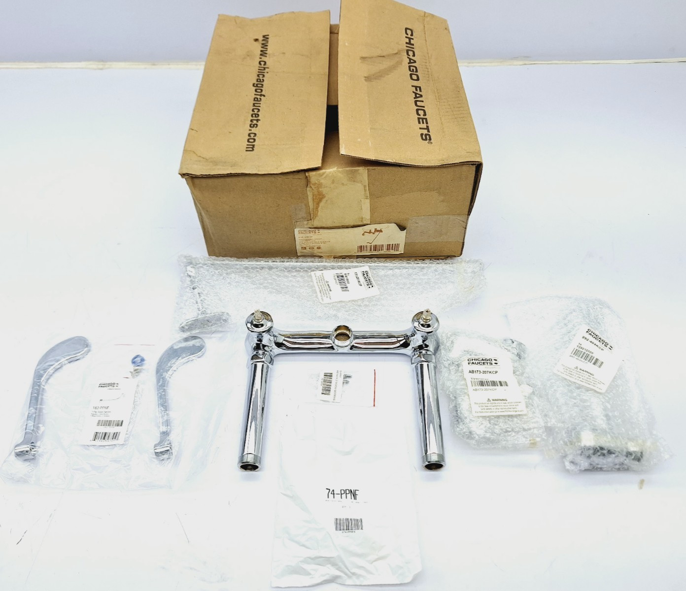 CHICAGO FAUCETS 815-VBCP Wall-Mounted Manual Faucet 8″-Body 40-140°F 20-125psi