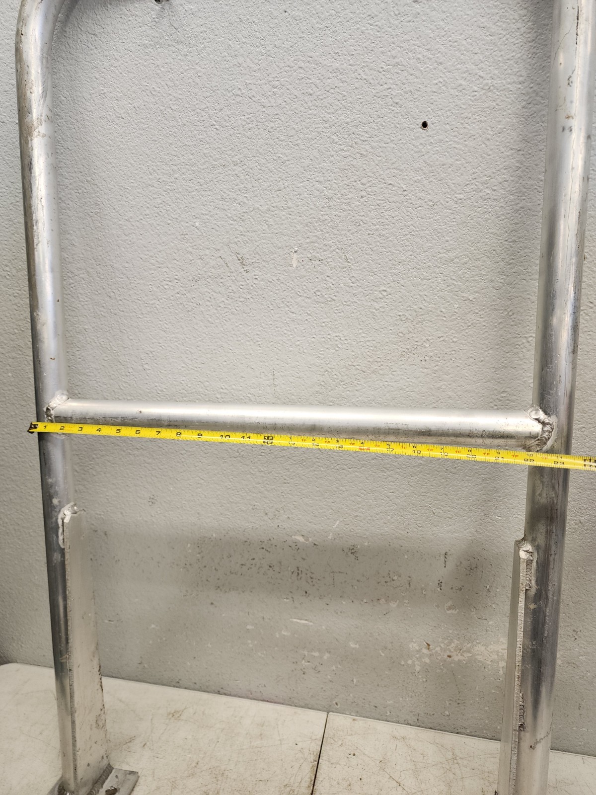 (2) Cotterman Aluminum Bolt-On Railings 42″ H x 24″ L