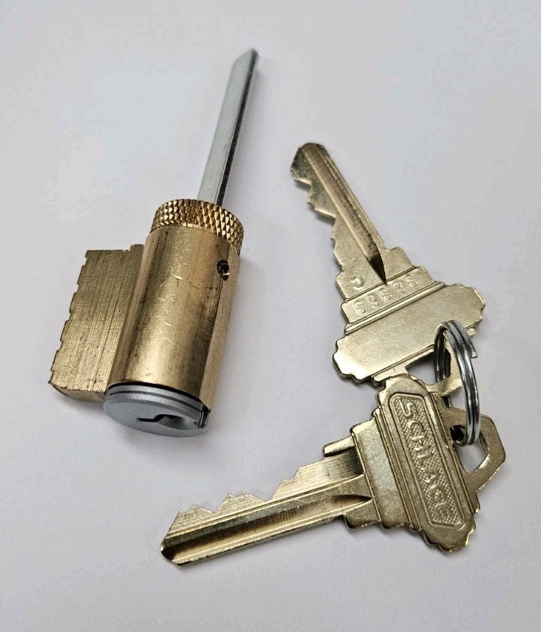 Schlage B560 Deadbolt Cylinder 6 Pin Keyed 5, SC1 Keyway, 2 Keys, New