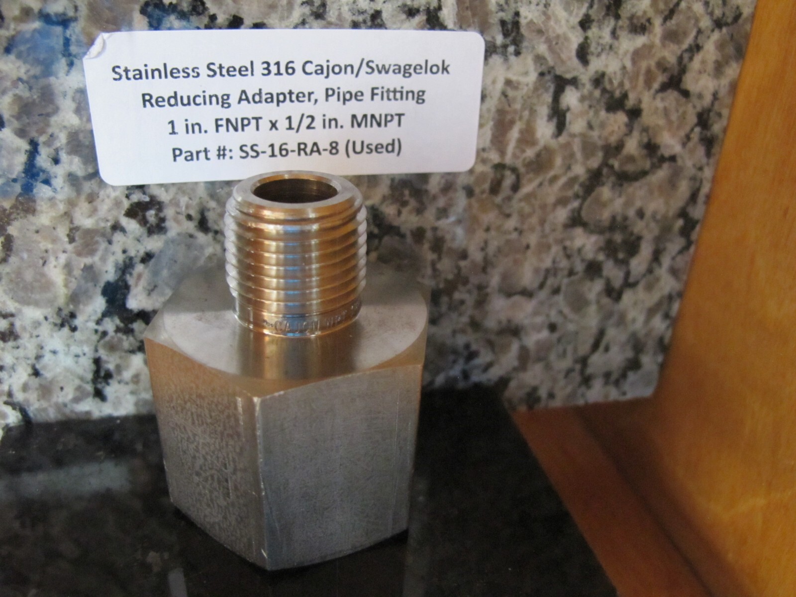 Part #: SS-16-RA-8, Cajon/Swagelok, Reducing Adapter, 1 in FNPT x 1/2 in MNPT