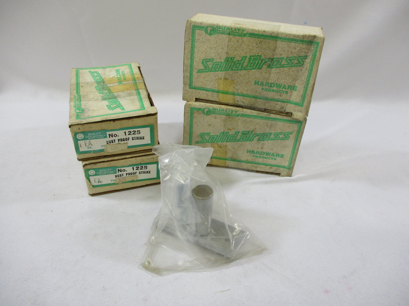 *NEW* (LOT OF 4) QUALITY HARDWARE 1225 DUST PROOF STRIKE