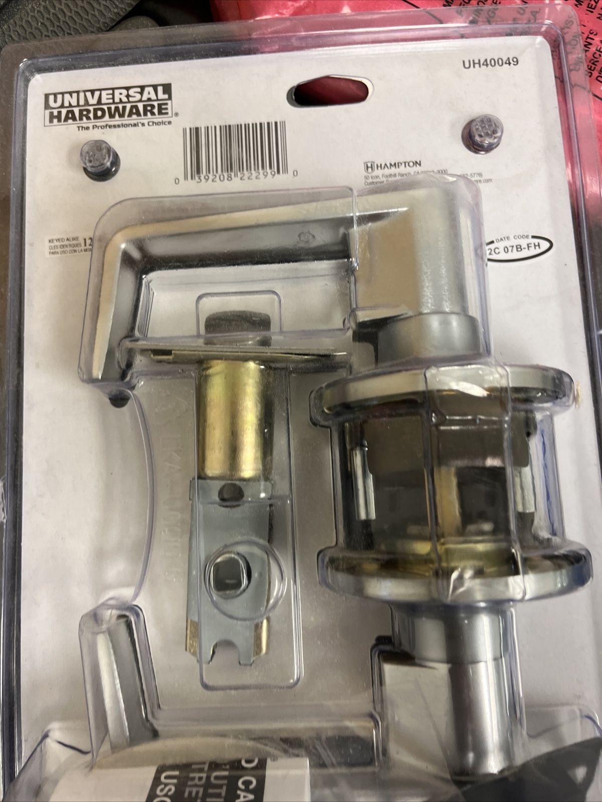 Universal Hardware Commercial Keyed Entry Door Lever In Satin Chrome UH40049 NEW