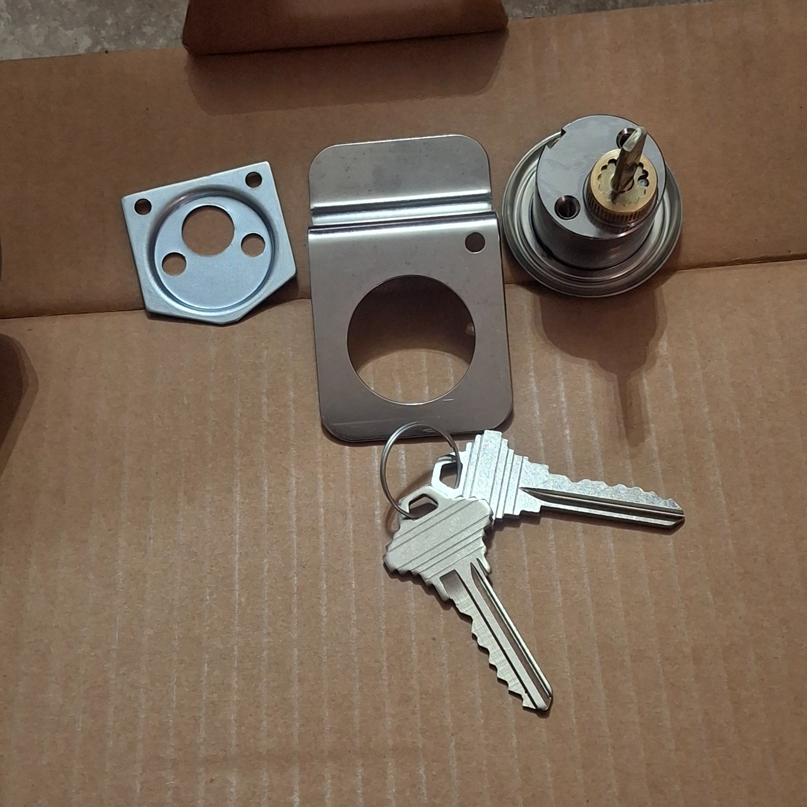Universal Hardware Push Bar Emergency Exit Device UH40010 Industrial Duty 6-Pin