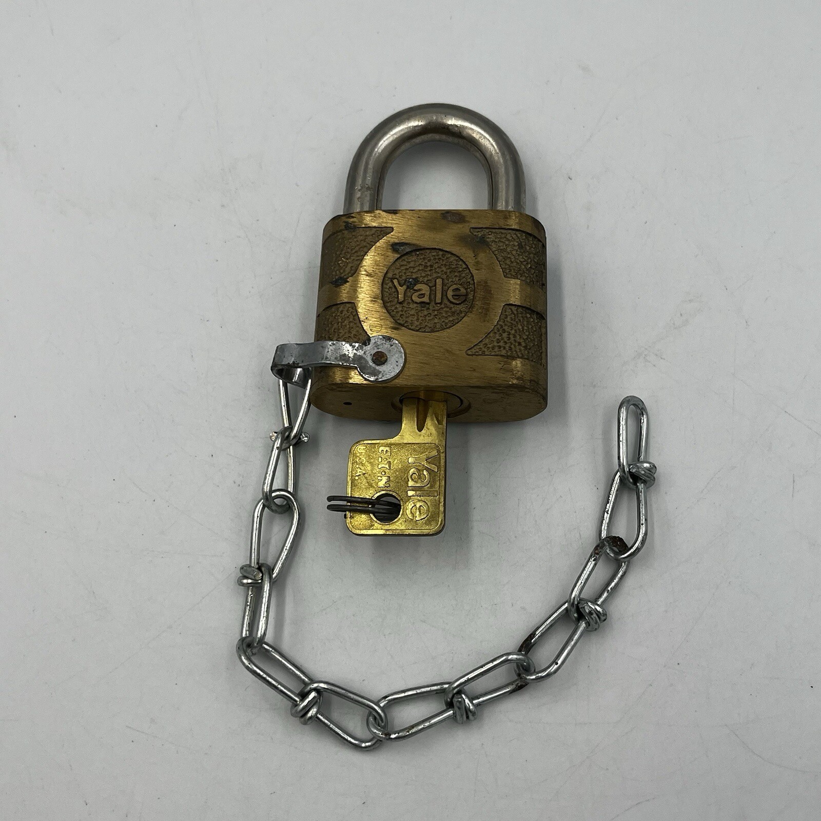 Vintage Large Yale Super Pin Tumbler Lock W/ Keys Padlock 3 1/4″ x 2″ 