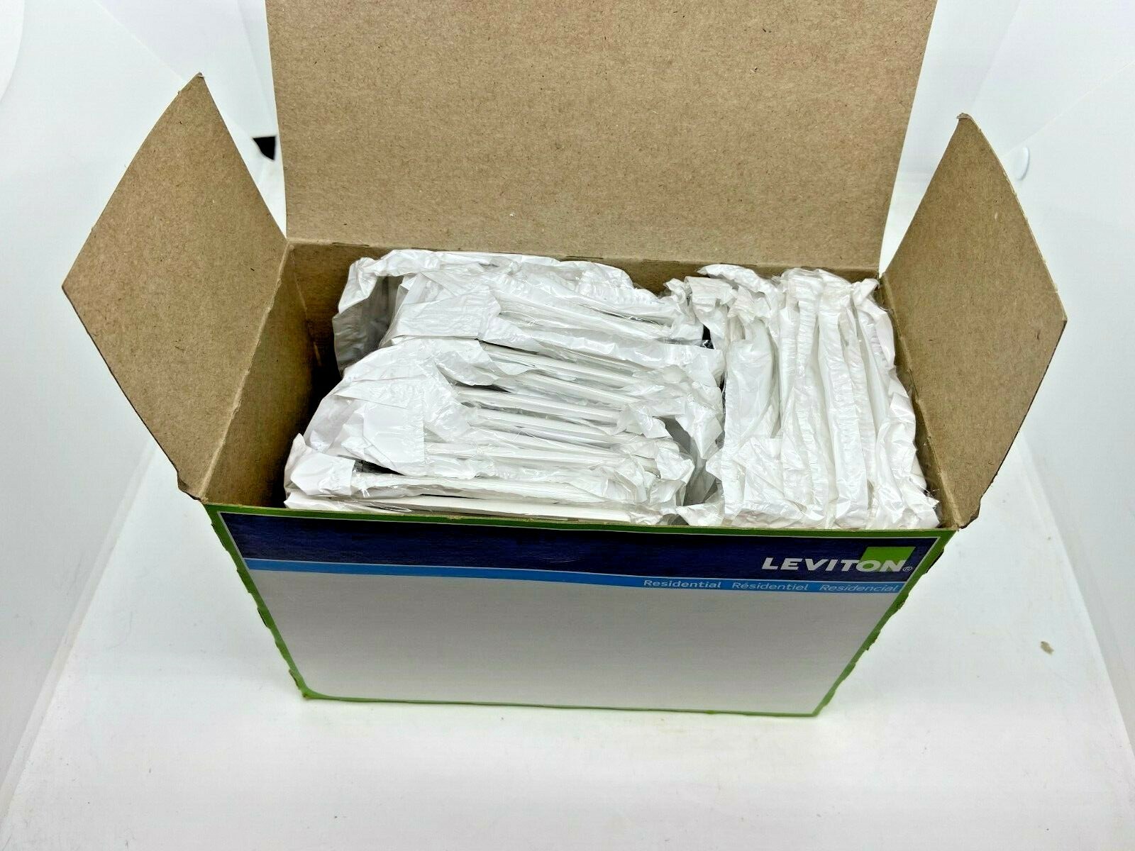 LOT OF 25 Leviton No Device Blank Wall Plate Midway Thermoplastic FREE SHIP a