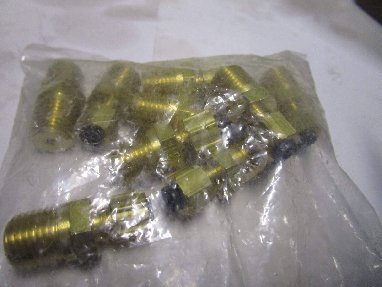 1/4″ Tube x 1/4″ Male NPT Brass Polyline™ Compression Connector QTY 10