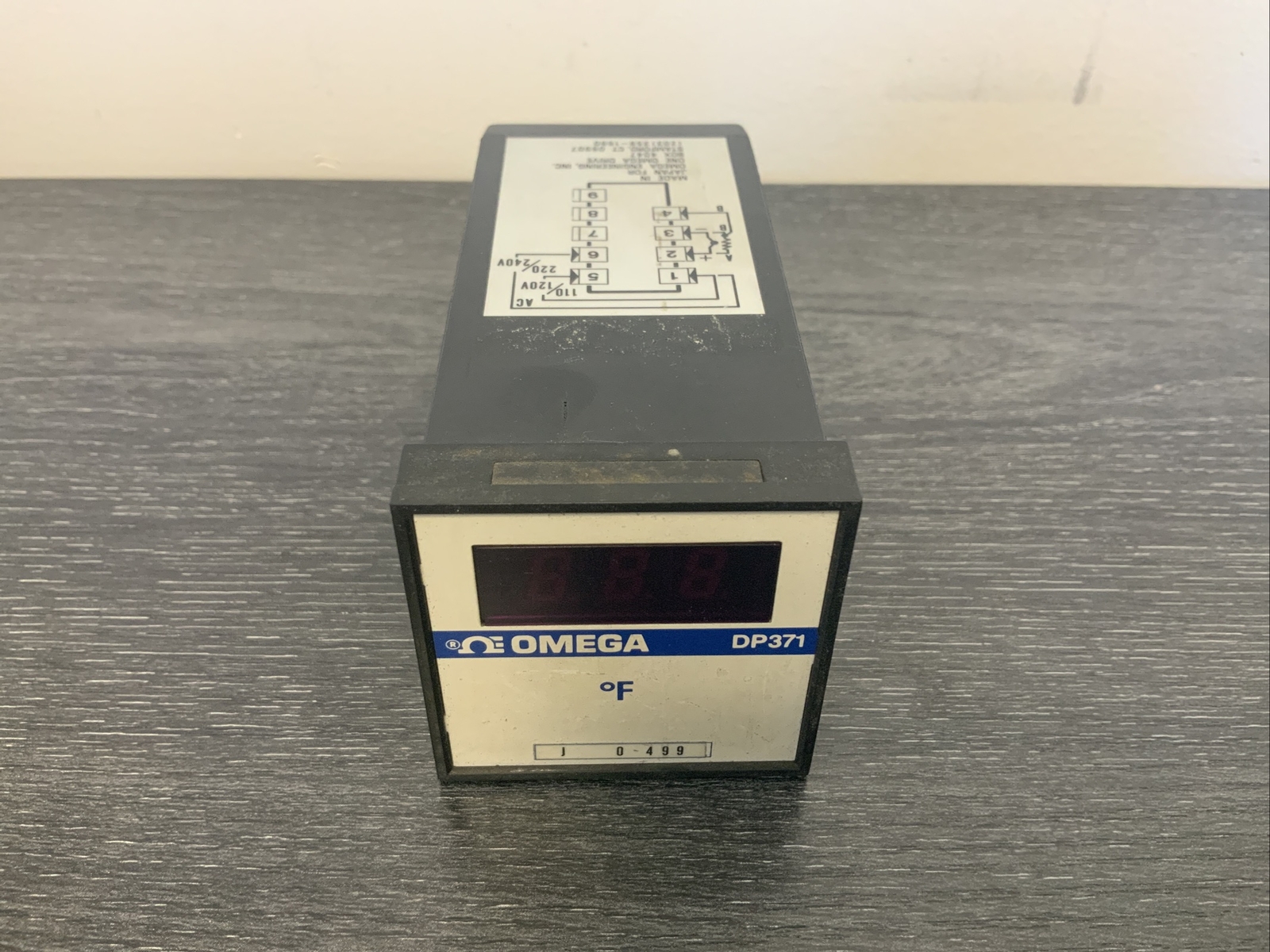 OMEGA ENGINEERING DP371 0-499°F TEMPERATURE DIGITAL PANEL THERMOMETER